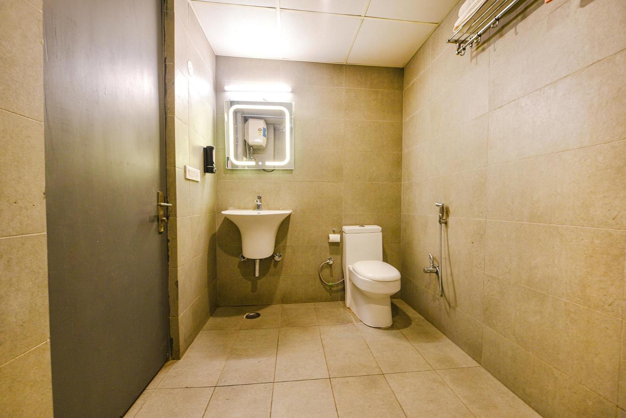Fabhotel Old Meple Leaf Gurgaon Bagian luar foto